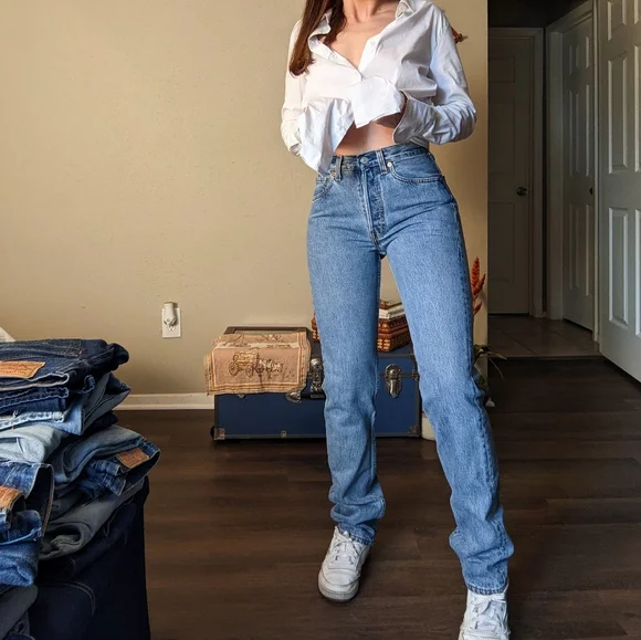 Levi's Vintage 501 Straight Leg Jeans 90s - Picture 2 of 16
